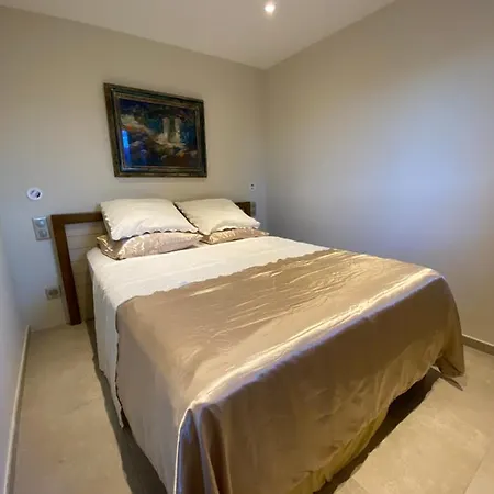 Apartment Vue A Gigaro, *