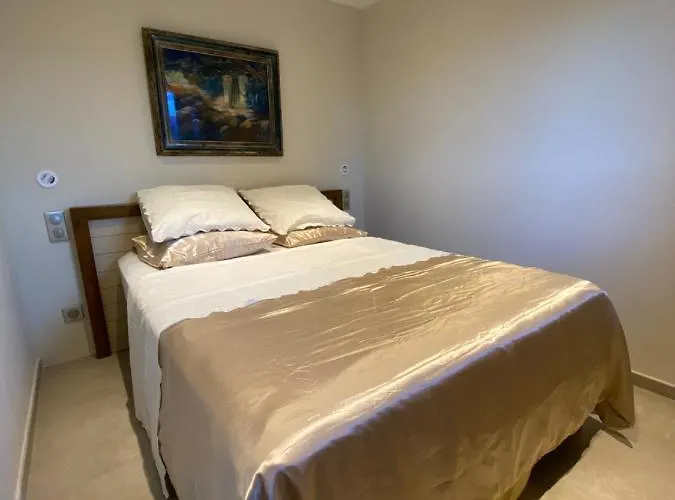 Apartment Vue A Gigaro, *